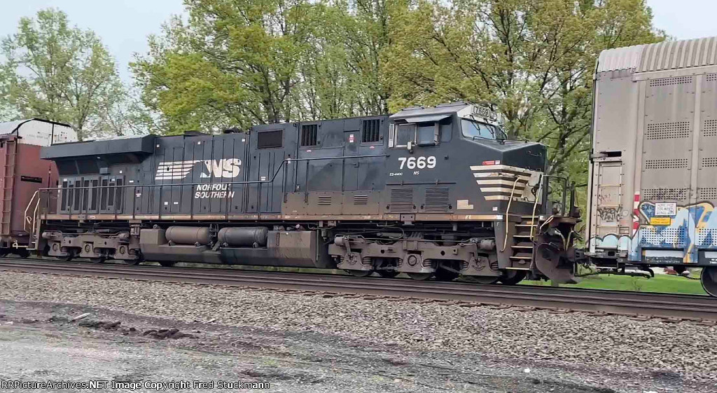 NS 7669